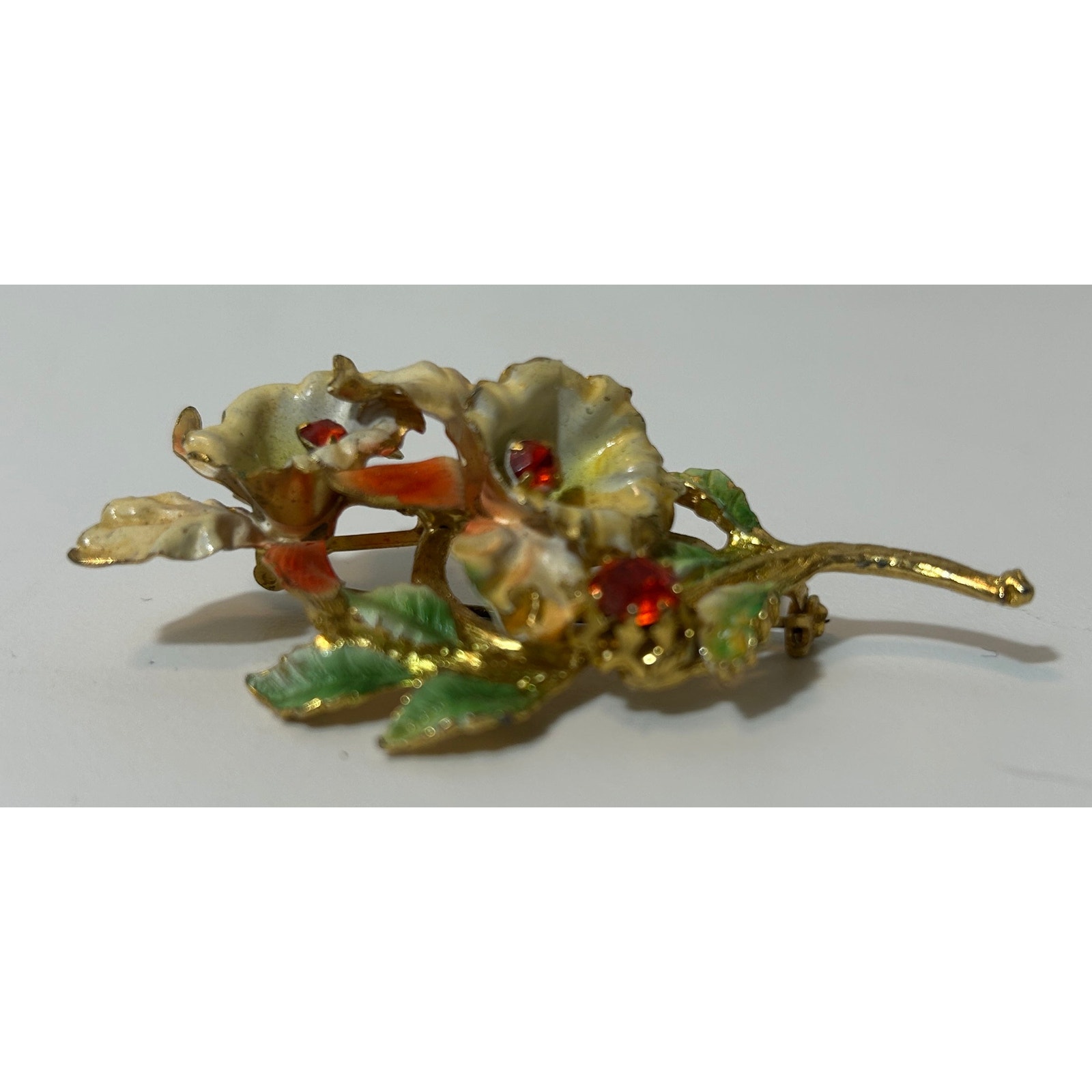 Vintage Signed Bsk Enamel Flower Brooch With Red Rhinestones And Gold-Tone